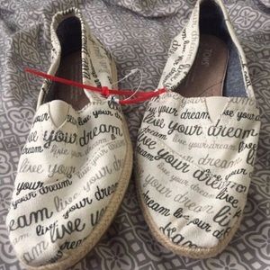 Women’s TOMS Size 6.5